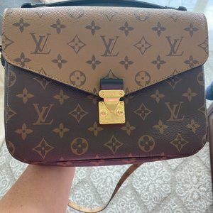 Pochette Metis, Reverse Monogram